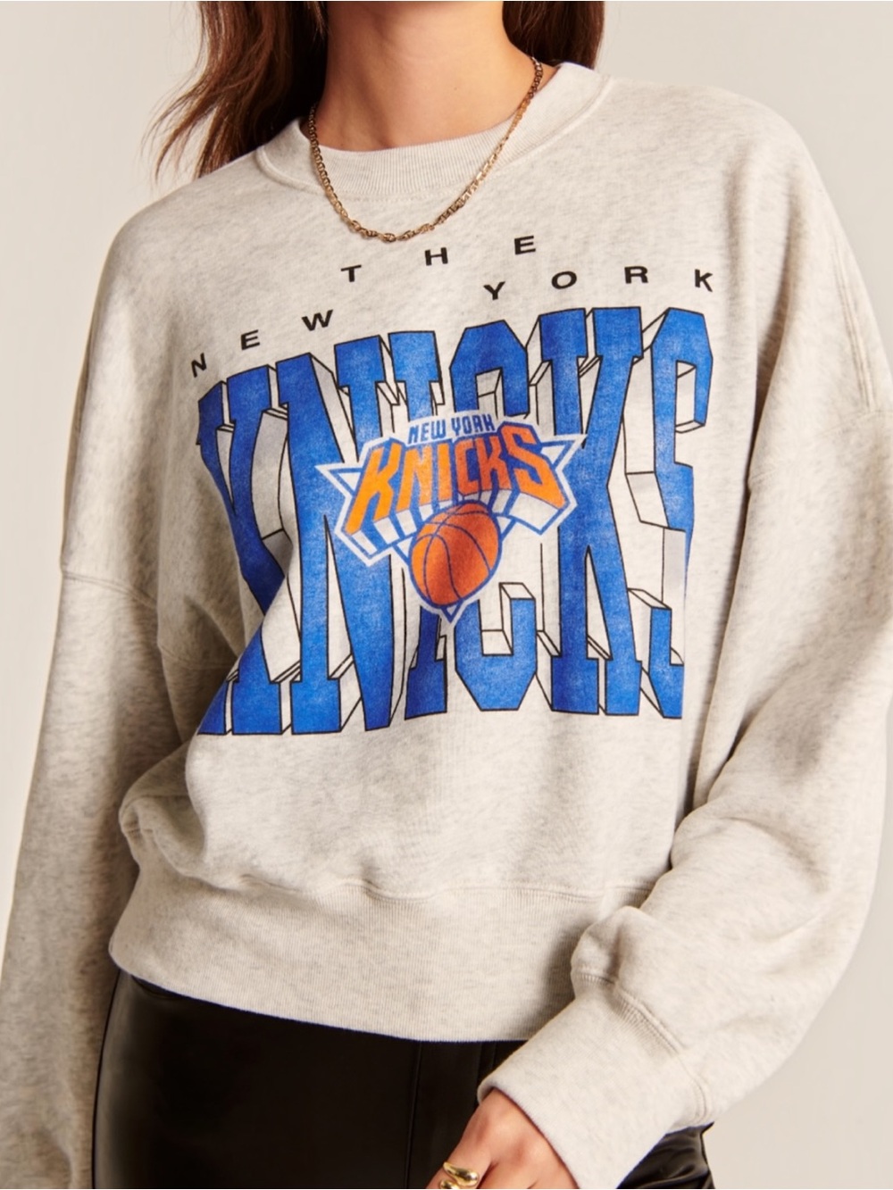 ABERCROMBIE & FITCH New York Knicks Basketball Sweatshirt Soft Cozy Women’s